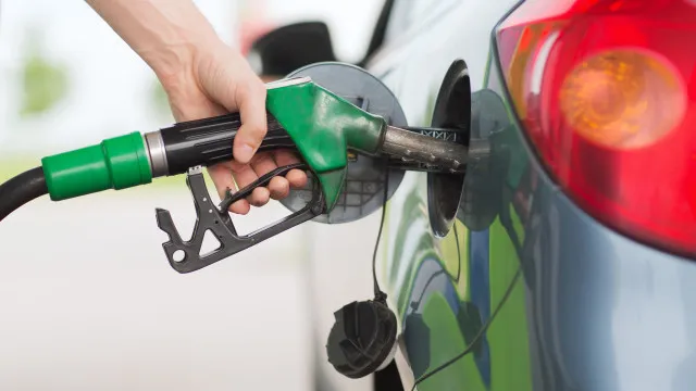 “num-euro-de-gasoleo,-60-centimos-sao-impostos”:-anarec-critica-governo