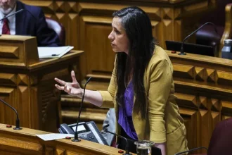 isabel-mendes-lopes-encerra-hoje-‘rentree’-do-livre-no-porto