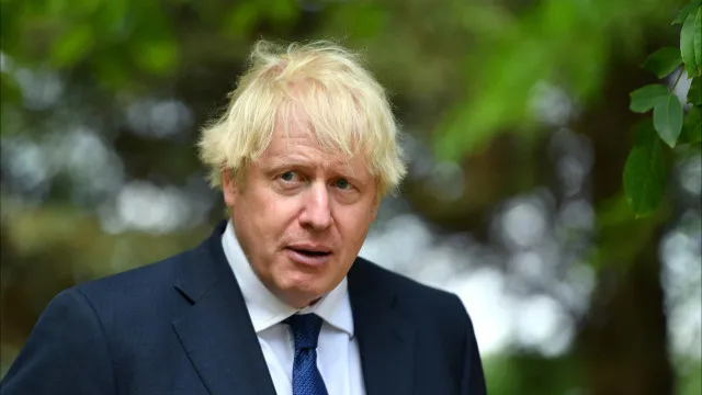 boris-johnson-reage-apos-escapar-a-ataque-russo:-“logica-distorcida”