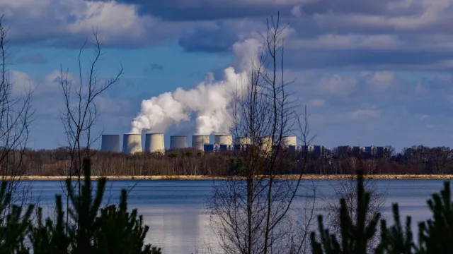 eua-vao-eliminar-limites-de-emissao-de-poluentes-para-centrais-eletricas