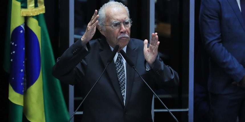 ex-presidente-jose-sarney-e-internado-com-quadro-de-pneumonia