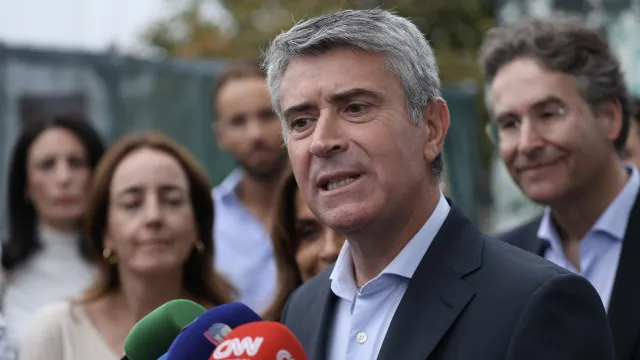 carneiro-admite-pedir-cpi-devido-ao-acumular-de-problemas-na-educacao