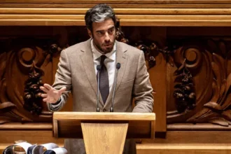 il-acusa-psd,-chega-e-ps-de-formarem-uma-“maioria-dos-empatas”