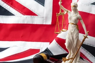 britanico-admite-ter-drogado-e-violado-esposa-durante-mais-de-vinte-anos