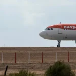 tripulantes-da-easyjet-reunem-se-em-assembleia-de-emergencia.-ha-greve?