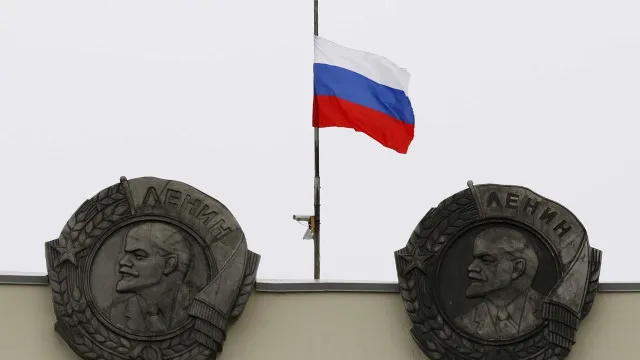 justica-russa-condena-a-prisao-escritor-gastronomico-critico-da-guerra
