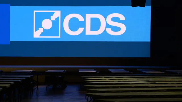 bandeiras?-cds-avanca-sozinho-com-alteracao-ao-decreto-vetado-por-seguro