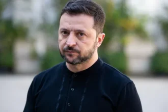 zelensky-revela-que-russia-tentou-atacar-o-seu-aviao-duas-vezes