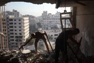 pelo-menos-13-pessoas-morreram-apos-desabamento-de-um-edificio-em-gaza