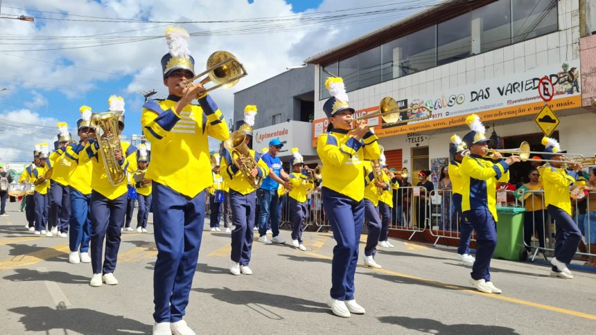 transporte-prometido-pela-prefeitura-nao-chega,-e-alunos-de-camacari-sao-desclassificados-de-campeonato