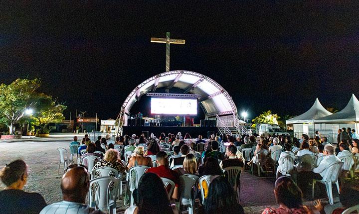 documentario-“terra-de-santa-cruz”-e-lancado-em-meio-a-celebracoes-de-fe-e-historia-em-cabralia