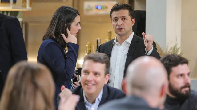 ex-assessora-de-zelensky-tinha-painel-com-a-afd:-foi-“barrada”.-perceba