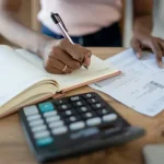 quer-sair-do-trabalho-onde-esta?-simule-quantos-dias-tem-de-“dar-a-casa”