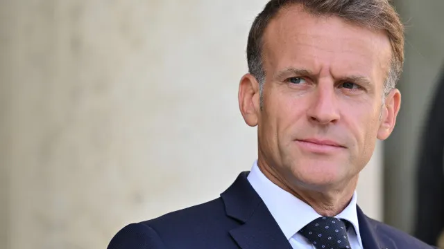 macron-discute-com-homologo-libanes-apoio-ao-exercito-de-beirute
