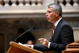 “governo-insensivel-a-trabalhadores-que-vivem-no-limite-da-possibilidade”