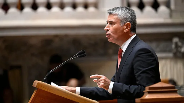 “governo-insensivel-a-trabalhadores-que-vivem-no-limite-da-possibilidade”