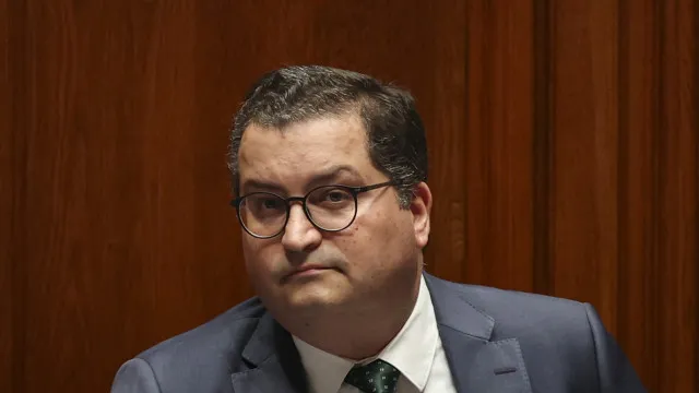 combustiveis?-apoio-e-“para-algum-tempo”,-mas-governo-nao-mexe-no-iva
