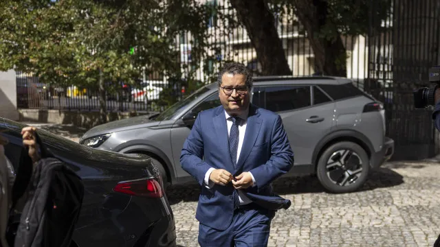 sarmento-faz-as-contas:-com-novos-apoios,-excedente-sera-“proximo-de-0”