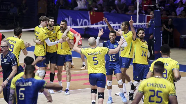 brasil-bate-colombia-e-segue-100%-no-sul-americano-masculino-de-volei