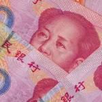 moeda-chinesa-atinge-valor-mais-alto-face-ao-dolar-desde-julho-de-2022