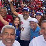 eunapolis-recebe-grande-caminhada-com-jeronimo,-claudia,-roberio,-rui-costa-e-jaques-wagner