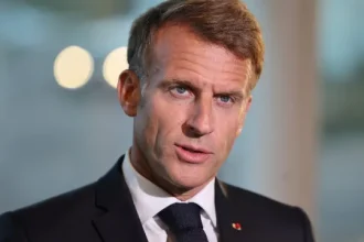 acordo-entre-gronelandia-e-eua-“ajuda-a-acalmar-as-coisas”,-diz-macron