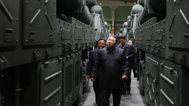 coreia-do-norte-lanca-projetil-em-direcao-ao-mar