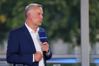 dirigente-da-extrema-direita-alema-preve-que-merz-deixe-cargo-este-ano
