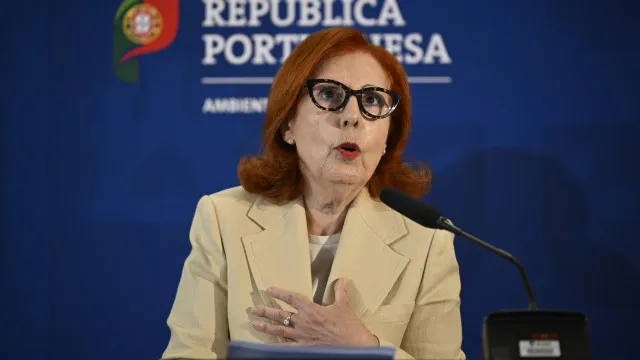 consumo-de-combustiveis-“tem-subido”.-ministra-apela-a-poupanca