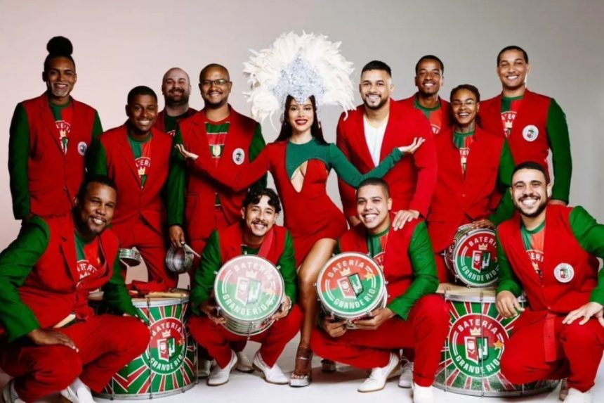 anitta-sera-coroada-rainha-de-bateria-da-grande-rio-neste-domingo-(20)