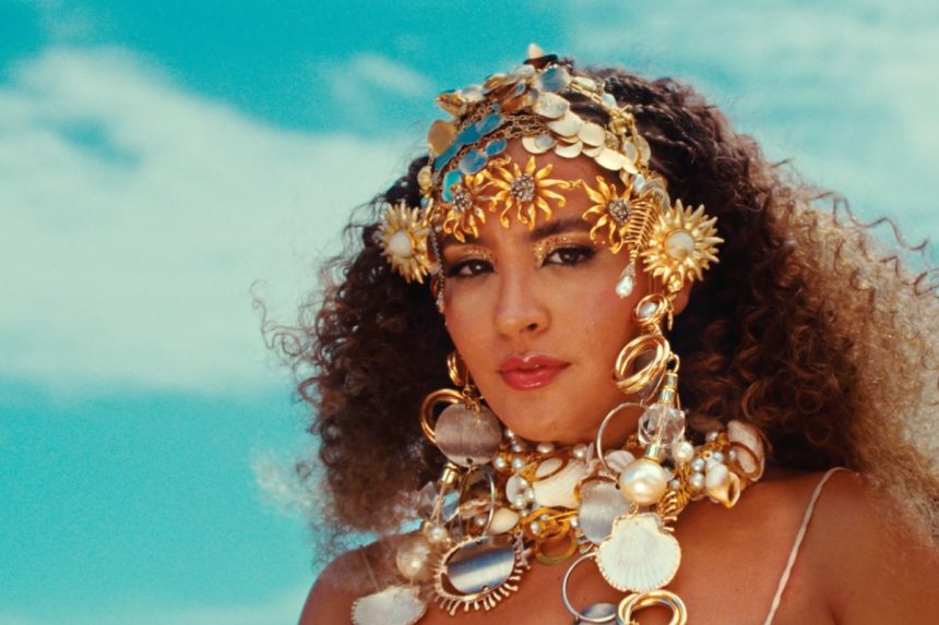 baiana-sofia-pitta-lanca-album-de-estreia-que-mistura-mpb-com-pagodao,-samba-e-arrocha!