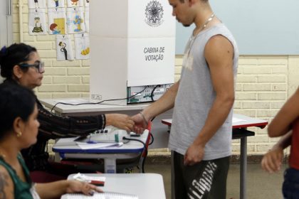 caminhos-da-reportagem: importancia-do-voto-para-jovens-e-idosos