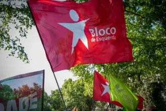 julgamento-de-influencer-da-extrema-direita-sera-retomado-“agora”,-diz-be