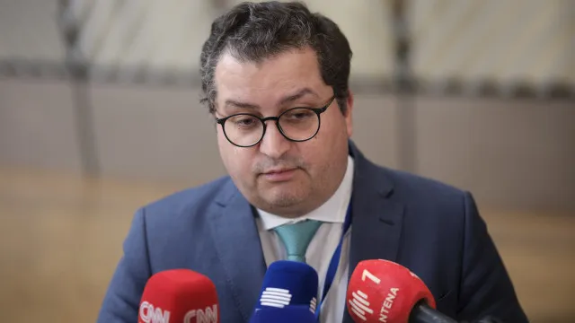 valor-da-compra-de-13,7%-da-ren-sem-“efeito-direto-na-divida-publica”