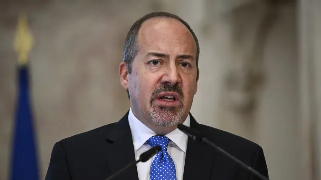 “sistema-financeiro-e-mais-resiliente-e-equipado-para-absorver-choques”