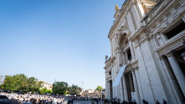 cerca-de-200-padres-marcham-ate-ao-vaticano-contra-“genocidio”-em-gaza