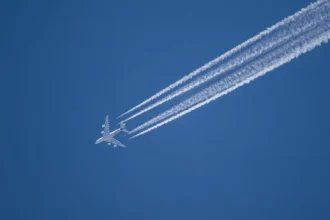evitar-rastos-de-avioes-atrasaria-em-10-anos-o-seu-impacto-no-aquecimento