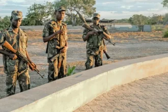 supostos-terroristas-matam-e-sequestram-civis-em-muidumbe