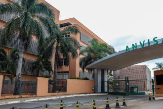 anvisa-alerta-para-venda-irregular-de-tirzepatida-em-po-na-internet