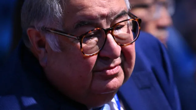 azerbaijao-perdoa-frances-na-origem-de-retirada-de-sancoes-a-oligarca