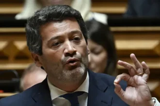 a-3.a-e-de-vez:-aguiar-branco-diz-sim-a-chega-e-cpi-a-mai-vai-de-atrelado