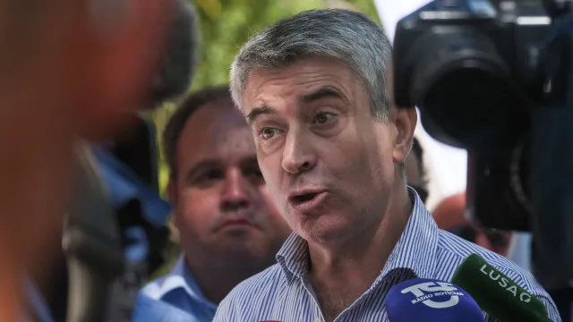 portugal-enviou-reservas-de-combustivel-para-franca?-ps-exige-explicacoes