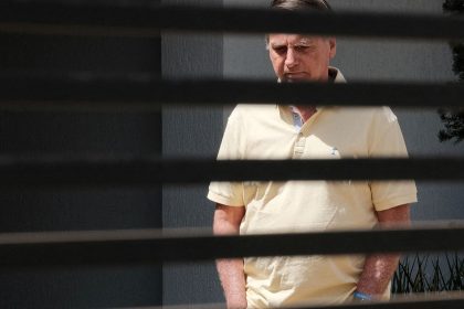 stf:-defesa-de-bolsonaro-pede-suspensao-do-cumprimento-da-pena