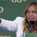 meloni-aprova-decreto-que-limita-numero-de-estrangeiros-por-sala-de-aula