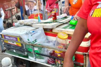 comerciante-denuncia-prejuizo-apos-carro-de-trabalho-ser-atingido-por-trio-durante-caminhada-do-pt-em-camacari