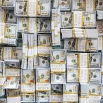 com-pessimismo-externo,-dolar-sobe-0,47%-e-aproxima-se-de-r$-5,20