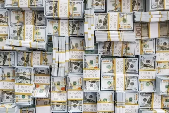 com-pessimismo-externo,-dolar-sobe-0,47%-e-aproxima-se-de-r$-5,20