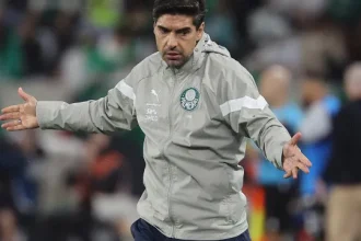 abel-e-empurrado-do-palmeiras-para-o-sporting:-“pago-e-levo-algemado”