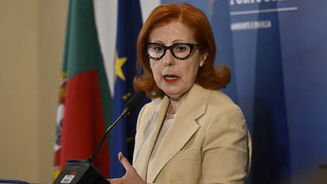 ministra-acusa-ps-de-“irresponsabilidade”.-“crude-e-propriedade-do-pais”