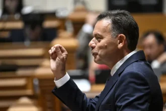 sondagem:-ps-na-lideranca,-mas-cai-(e-tem-chega-colado).-ad-ganha-terreno